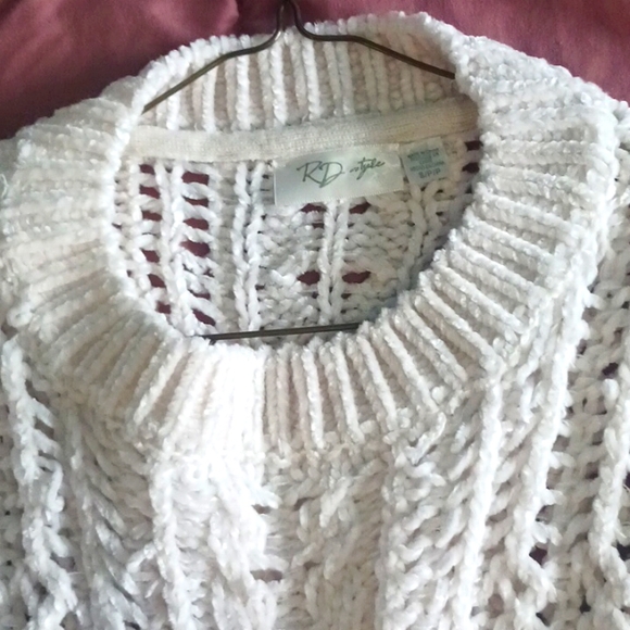 Sweater - Picture 2 of 3
